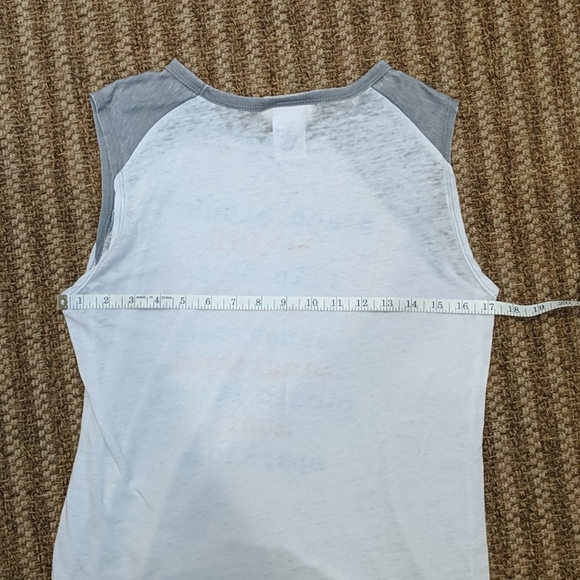 Modern Luxe Summer Fun Graphic Tee S - Picture 3 of 5